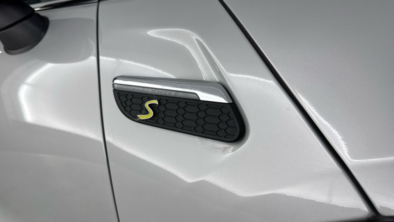 MINI Hatchback 135kW Cooper S Level 2 33kWh 3dr Auto Electric Hatchback